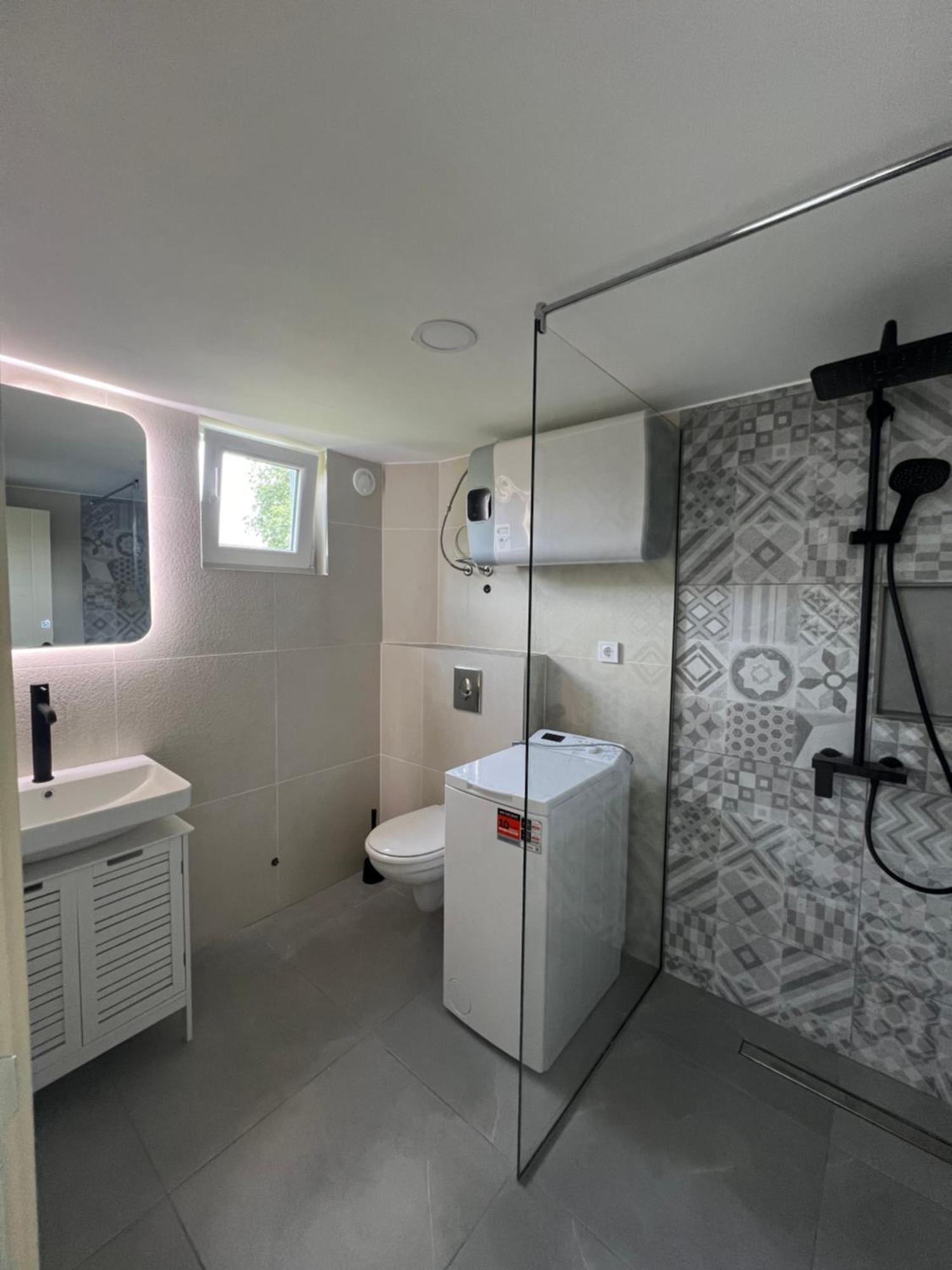 Apartmani Vivami Будва Екстериор снимка
